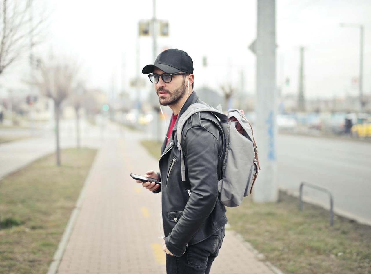 esim-travel-roaming-mobile-airalo